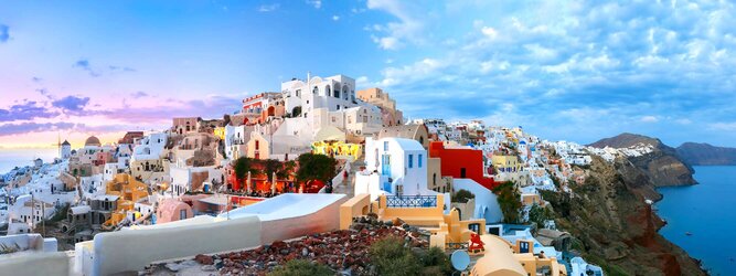 FerienhausGranCanaria Feriendestination Griechenland - Wer kennt sie nicht, die märchenhaften Bilderbuchfotos von Santorin? Strahlend weiße Häuser mit leuchtend blauen Kuppeln, schmiegen sich an die Hänge der zerklüfteten Steilküste. Für die meisten der Inbegriff von Griechenland, jedoch Griechenland ist mehr – viel mehr! Die beliebtesten Orte für Ferien in Griechenland, locken mit besten Angebote für Hotels und Ferienunterkünfte mit Werbeaktionen, Rabatten, Sonderangebote für Griechenland Urlaub buchen.